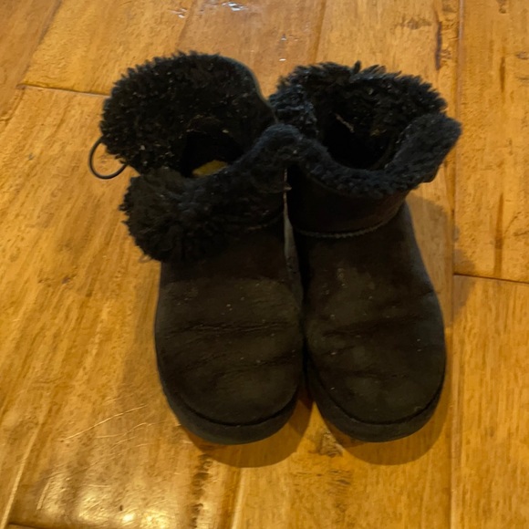 UGG Shoes - UGG Boots - Size 5
